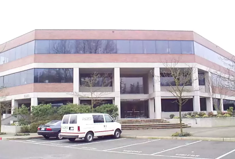 10220 Points Dr, Kirkland, Washington 98033, ,Office,For Lease,Points Dr,658887