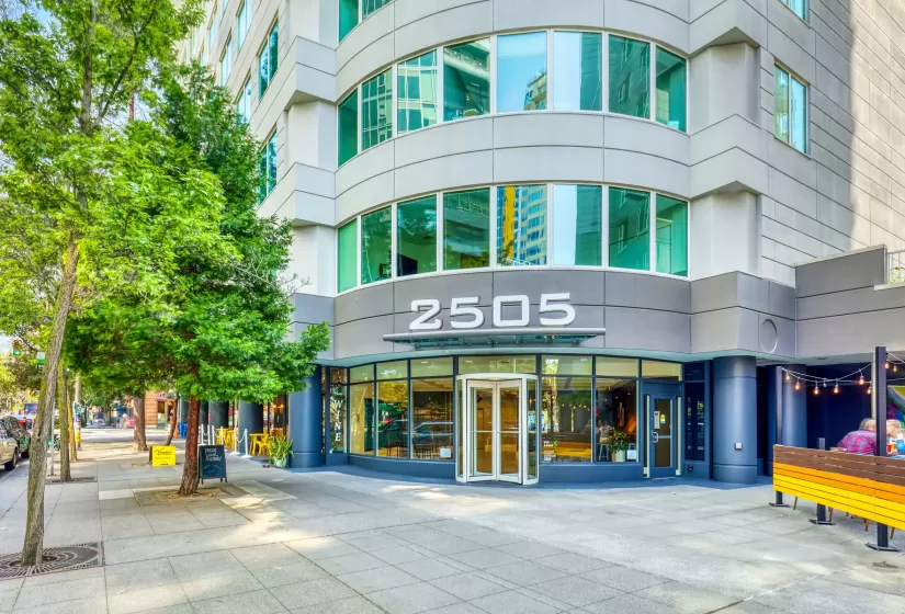 2505 2nd Ave, Seattle, Washington 98121, ,Office,For Sale,2nd Ave,671652