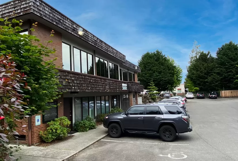 207 156th St, Burien, Washington 98166, ,Office,For Lease,156th St,671475