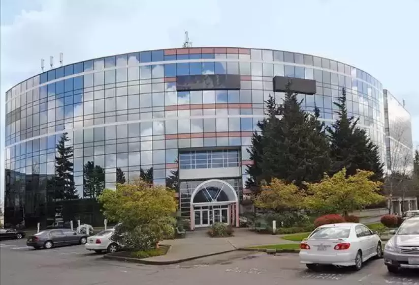 906 Everett Mall Way, Everett, Washington 98208, ,Office,For Lease,Everett Mall Way,672278