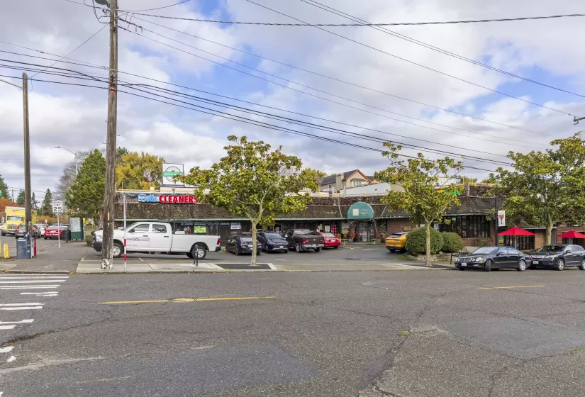 3320 McGraw St, Seattle, Washington 98199, ,Retail,For Lease,McGraw St,674256