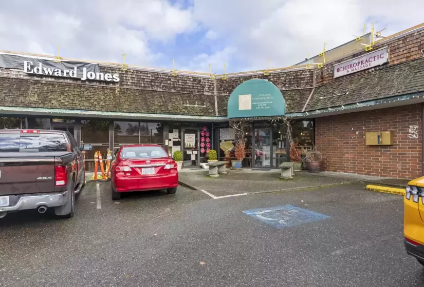 3320 McGraw St, Seattle, Washington 98199, ,Retail,For Lease,McGraw St,674256