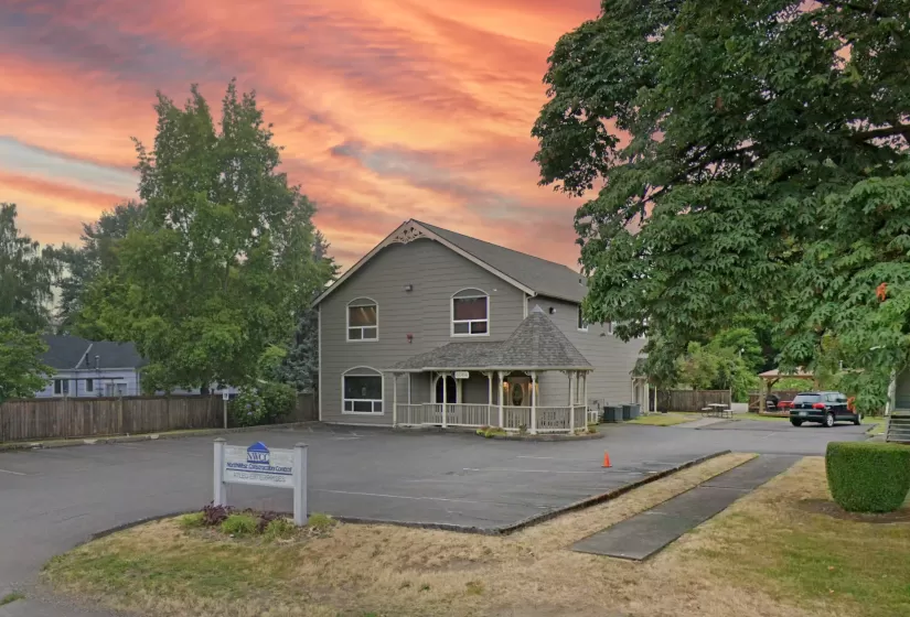 6008 160th Ave, Sumner, Washington 98390, ,Office,For Lease,160th Ave,675436