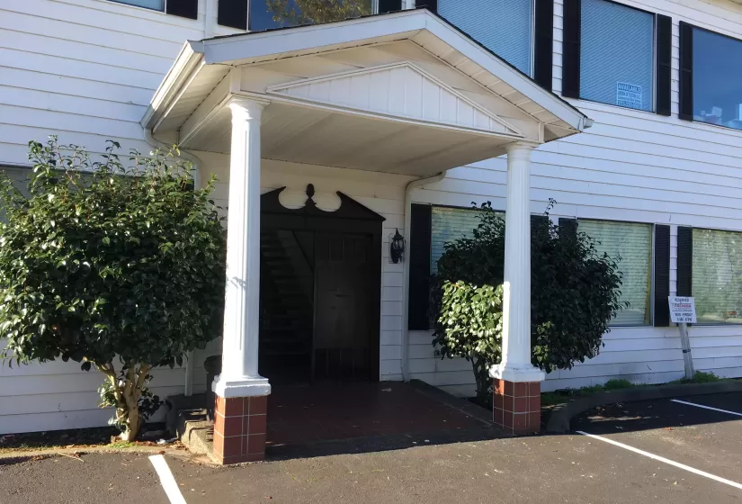 8833 Pacific Ave, Tacoma, Washington 98444, ,Office,For Lease,Pacific Ave,676546