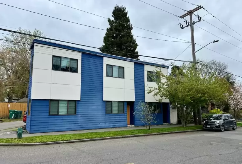 7460 Woodlawn Ave, Seattle, Washington 98115, ,Multi-family,For Sale,Woodlawn Ave,679932