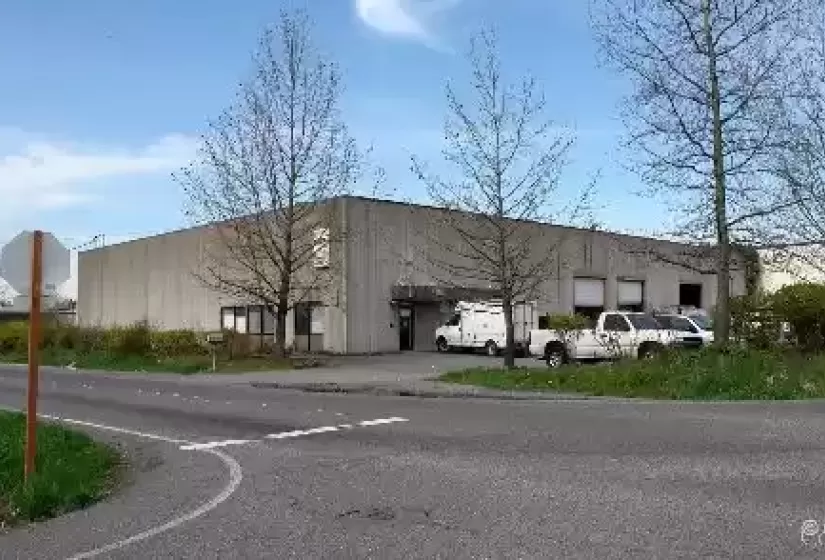 8740 228th St, Kent, Washington 98031, ,Industrial,For Sale,228th St,672371