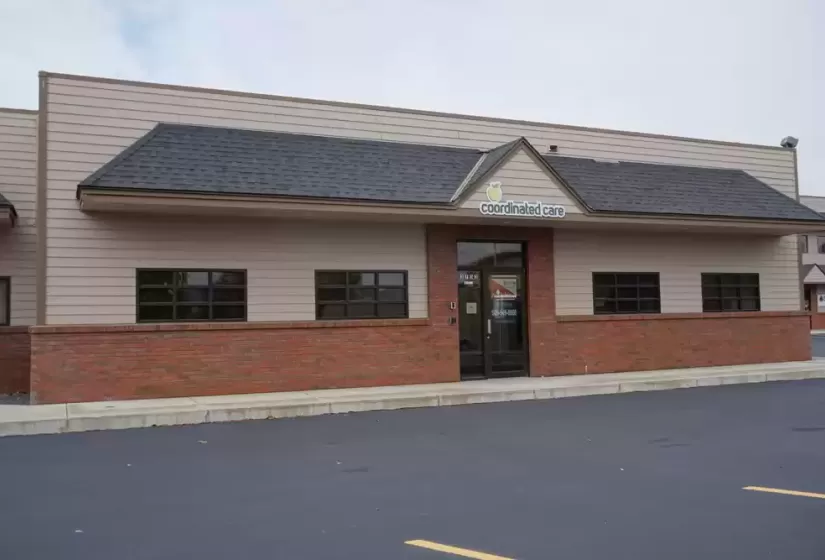 3703 River Rd, Yakima, Washington 98902, ,Office,For Lease,River Rd,677951