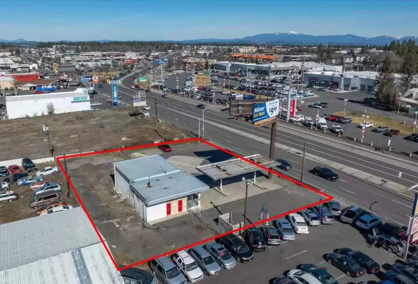 8915 Division, Spokane, Washington 99218, ,Retail,For Sale,Division,679380