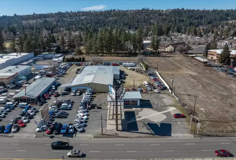 8915 Division, Spokane, Washington 99218, ,Retail,For Sale,Division,679380