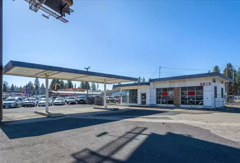 8915 Division, Spokane, Washington 99218, ,Retail,For Sale,Division,679380